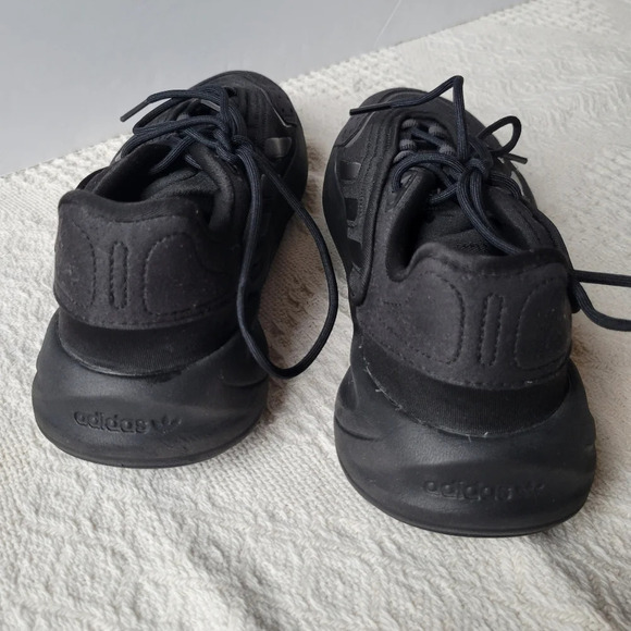 Adidas Ozelia Black  Chunky Athletic Casual Sneaker - Picture 5 of 12